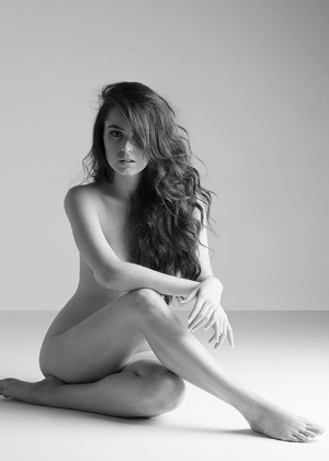 Modelo Amanda Soares, de 25 anos, fará segundo ensaio da revista "Playboy" que chega às bancas no dia 17 de maio - Kadu Nakaguishi