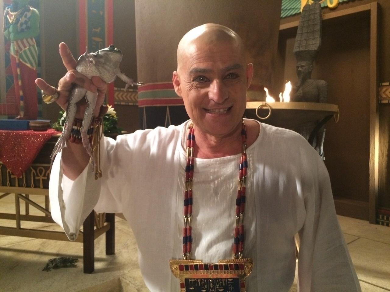 Veterano ator, Giuseppe Oristanio trabalhou em todas as emissoras de televisão do País, mas nos últimos dez anos é figurinha tarimbada nas novelas de Record. Ele chegou a fazer duas novelas no mesmo ano e é outro que prefere ganhar R$ 40 mil do que R$ 28 mil para ficar em casa. Giuseppe está escalado para "Belaventura", produção que a emissora esconde a sete chaves a data da estreia da trama - Divulgação/Record