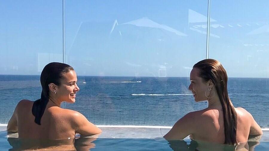Bruna Marquezine e Mariana Ximenes curtiram topless em Ibiza, na Espanha - Reprodução/Instagram