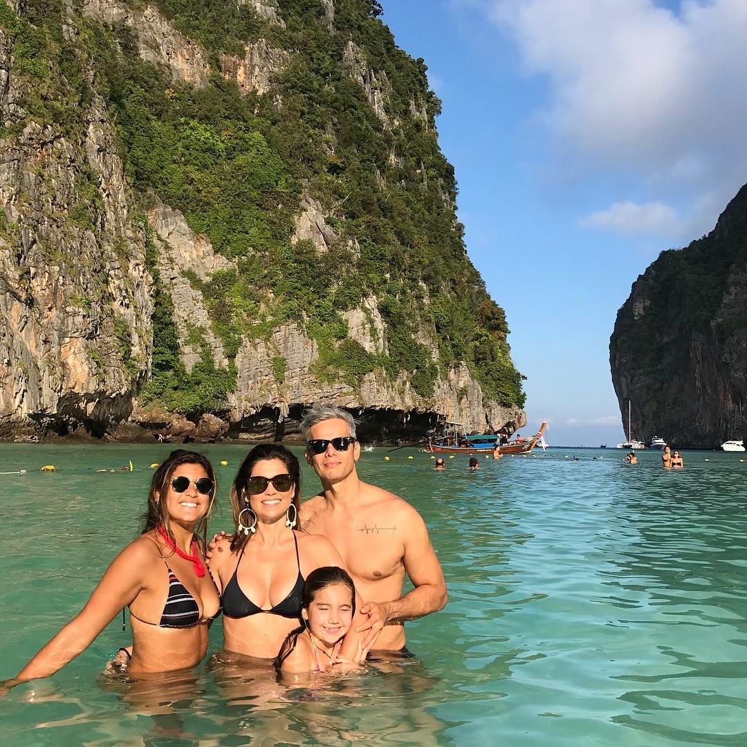 Família feliz: Flávia Alessandra, Otaviano Costa, Giulia Costa e Olívia passarão a virada do ano na Tailândia - Reprodução/Instagram