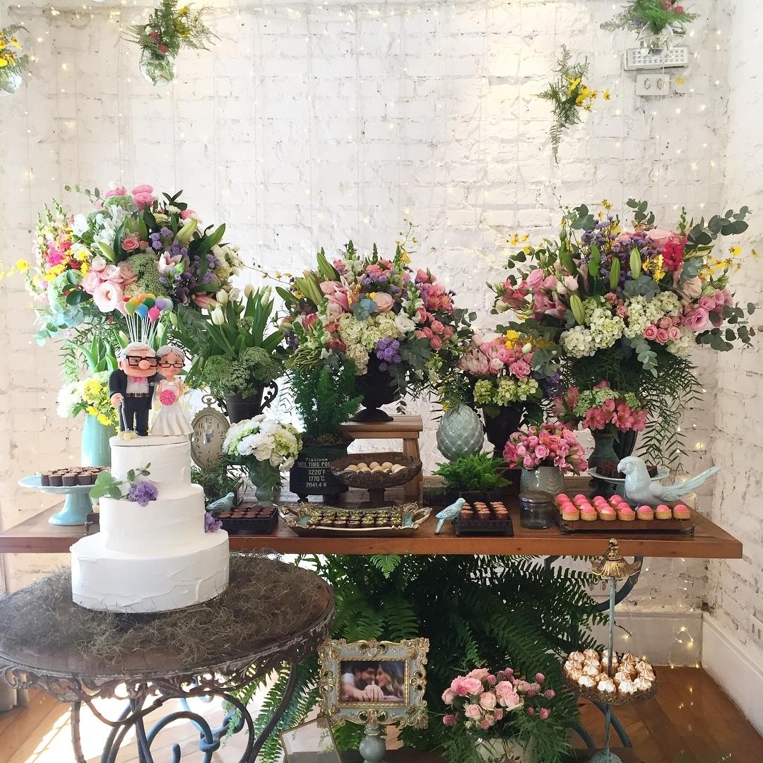 A mesa de decoração do mini wedding de Nina e Guilherme - Reprodução/Instagram