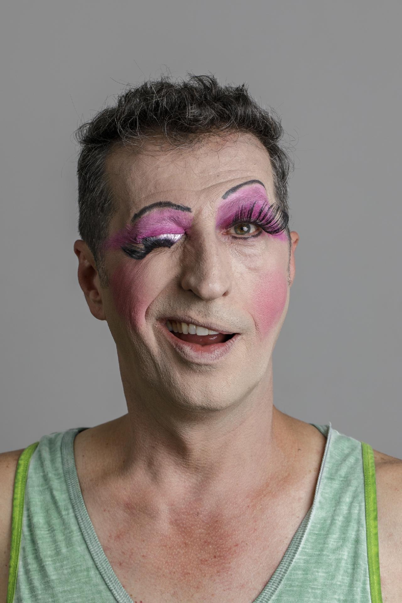 E cílios postiços para completar o visual - Mariana Pekin/UOL