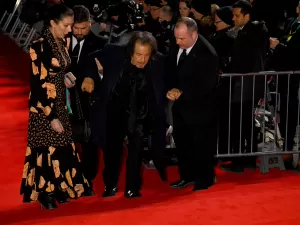 Al Pacino leva tombo ao passar no tapete vermelho do Bafta