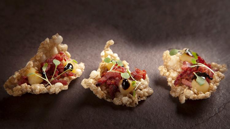 Tapioca com magret de pato defumado, tucupi preto e cupuaçu - Ingredientes  nativos - Antonio Rodrigues/Divulgação - Antonio Rodrigues/Divulgação