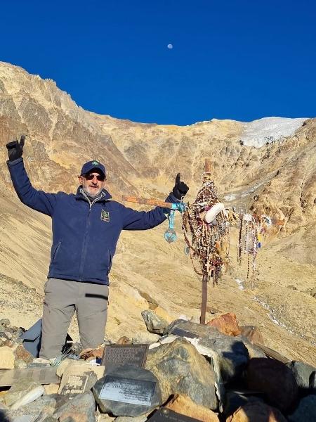 Gustavo Zerbino, um dos sobreviventes, em viagem de volta ao Valle de las Lágrimas para homenagear os amigos mortos