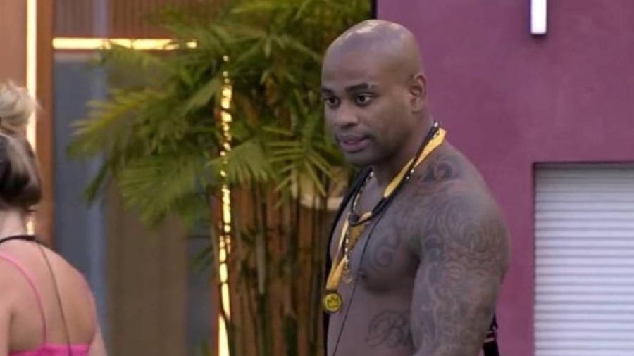 BBB 23: Cezar Black e Cara de Sapato entram em treta na piscina - Reprodução/Globoplay