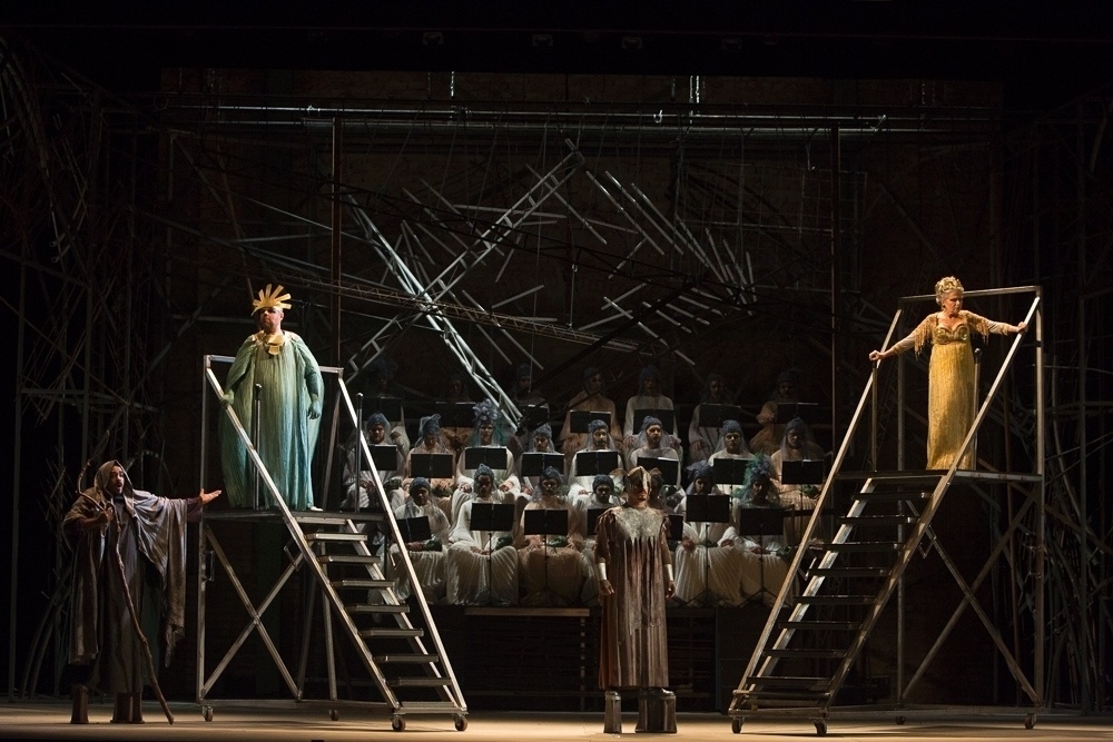 Cena da ópera "Édipo Rei", de Stravinsky - Heloísa Bortz