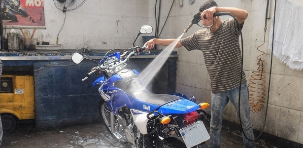 4 dicas para lavar a sua moto de Motocross sem dor de cabeça - Zelão Racing  - Blog
