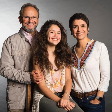 Sandra Annenberg com o marido Ernesto Paglia e a filha, Elisa  - Divulgação/TV Globo 