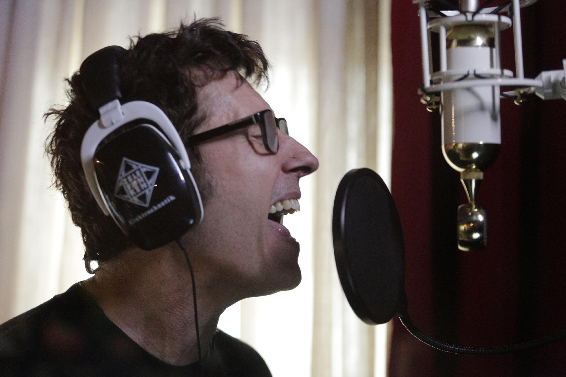 Dinho Ouro Preto, vocalista do Capital Inicial, durante a gravação do 14º álbum de inéditas da banda, "Sonora" - Bruno Trindade/b+ca