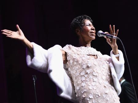 Aretha Franklin se apresenta em um evento da Fundação Elton John contra a Aids, em 2017 - Dimitrios Kambouris/Getty Images
