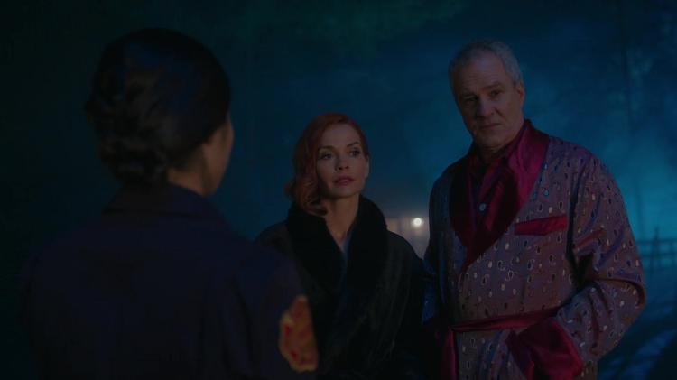 Penelope (Nathalie Boltt) e Claudius (Barclay Hope) em "Riverdale" - Divulgação - Divulgação