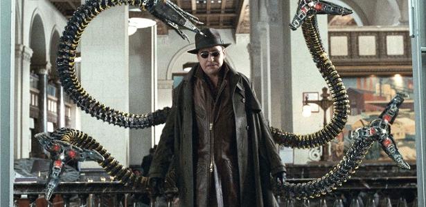 Alfred Molina surge rejuvenescido digitalmente em 'Homem-Aranha 3