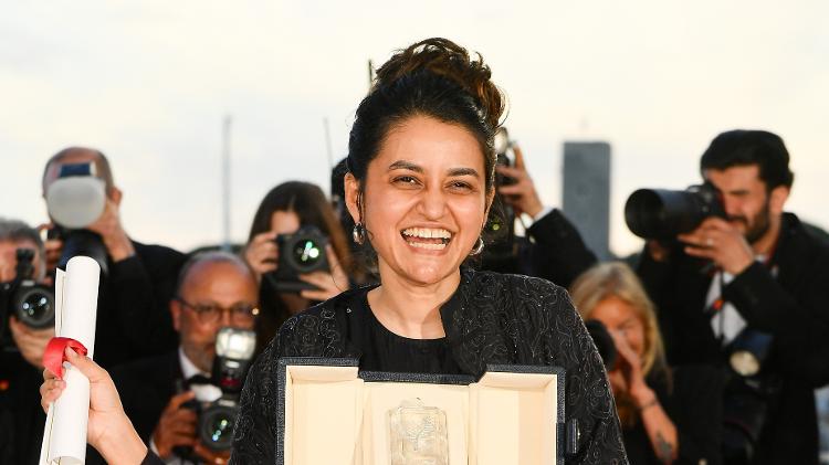 A cineasta Payal Kapadia, no Festival de Cannes, é indicada a Melhor Direção e Filme Internacional por "Tudo que Imaginamos como Luz" 