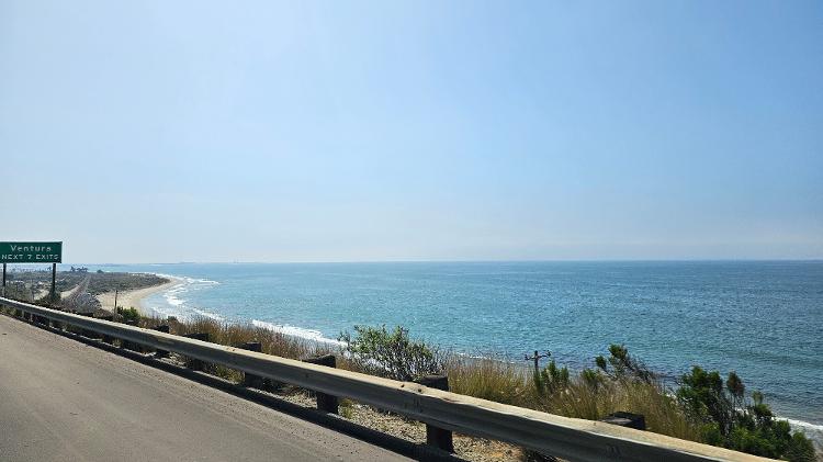 Há trechos em que CA-01 e US-101 são a mesma estrada, como entre St Barbara e Malibu