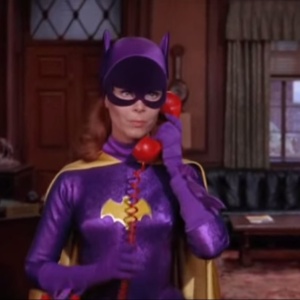 Morre aos 78 anos a atriz Yvonne Craig, a Batgirl dos anos 60 -  Entretenimento - R7 Pop