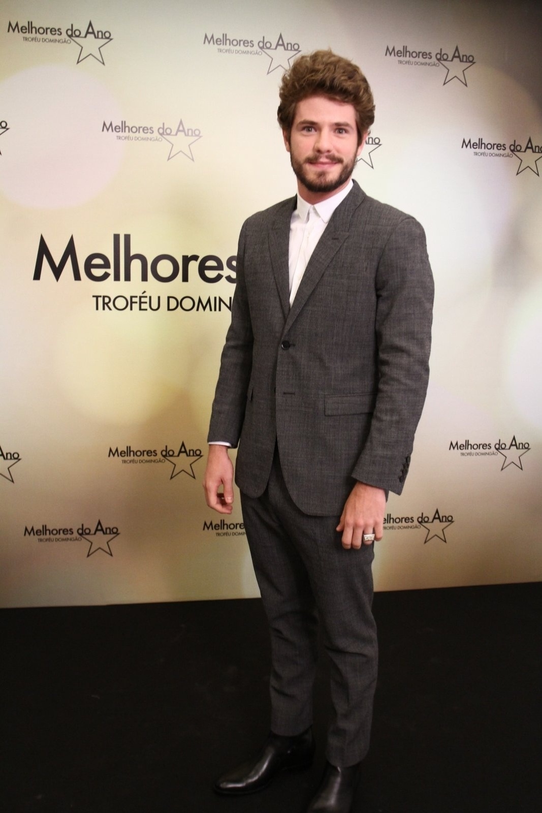 13.dez.2015 - Indicado como ator revelação, Mauricio Destri, que viveu o mocinho Benjamin em "I Love Paraisópolis", chega ao prêmio "Melhores do Ano" do Domingão do Faustão - Anderson Borde e Marcello Sá Barretto/AgNews