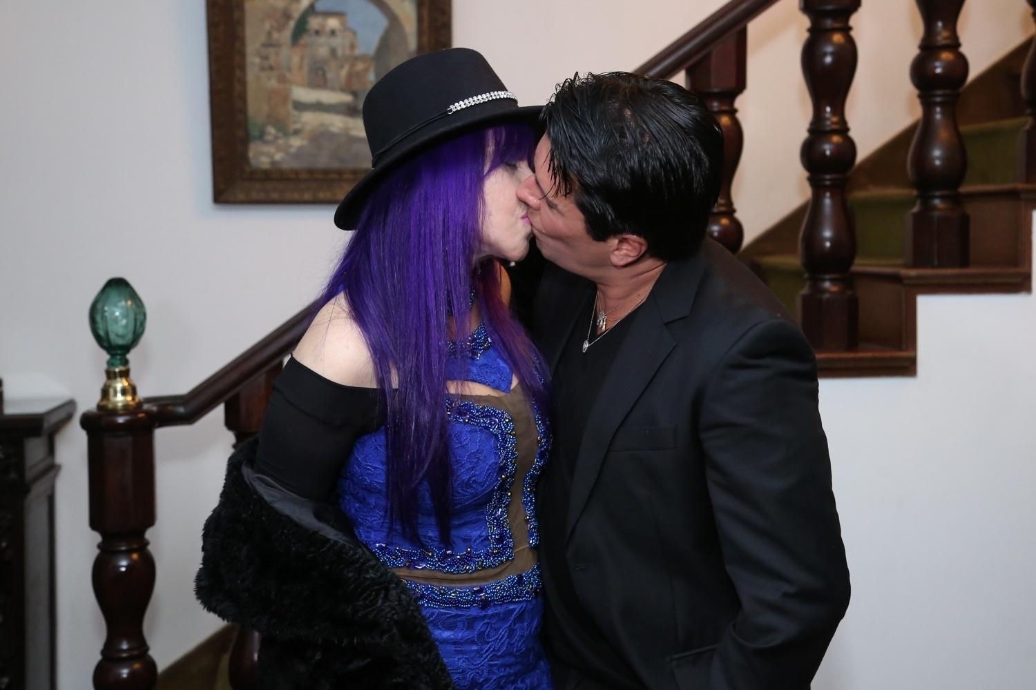 Baby do Brasil comemora 65 anos no Rio de Janeiro; cantora dá selinho no amigo André Ramos - Roberto Filho/Brazil News