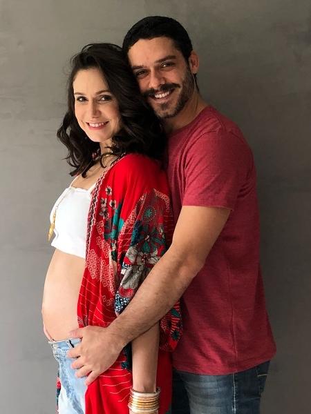 Aline Fanju está grávida de quatro meses do namorado, o ator e diretor Marcelo Cavalcanti - Reprodução/Instagram