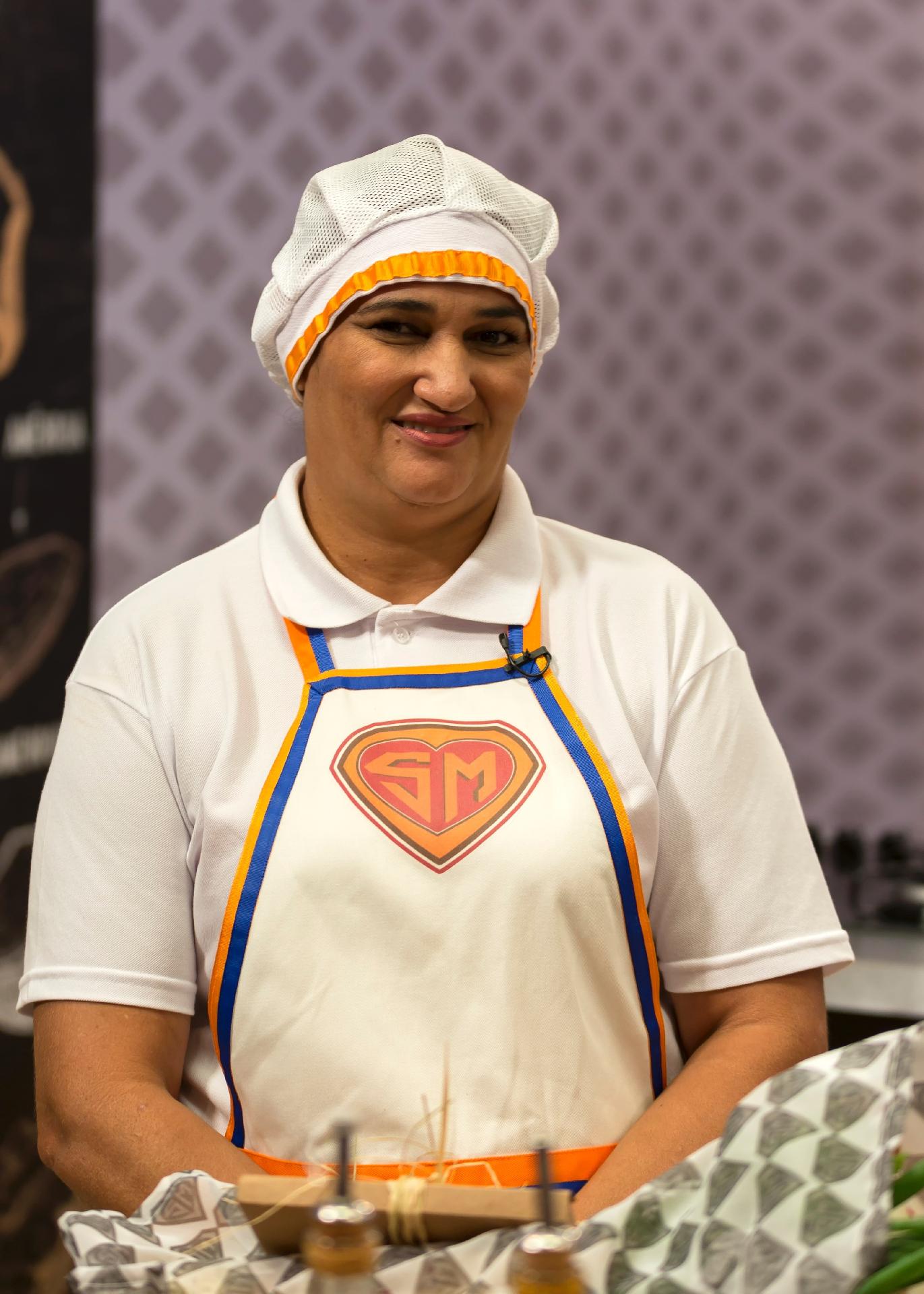 Osmarina Pereira Assini, 43 anos, merendeira da Escola Estadual Vereador Antônio Laurindo, em Iporá (GO) - Carlos Henrique Santos/Eye Photo Estudio