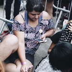Com mais de 5 mil pessoas na fila, fãs enfrentam chuva para comprar ingressos para o show do BTS no Allianz Parque, em São Paulo - Carine Wallauer/UOL