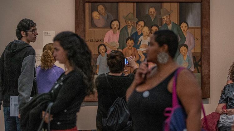 Público encara fila com horas de espera no último dia da exposição Tarsila Popular - Bruno Santos/Folhapress - Bruno Santos/Folhapress