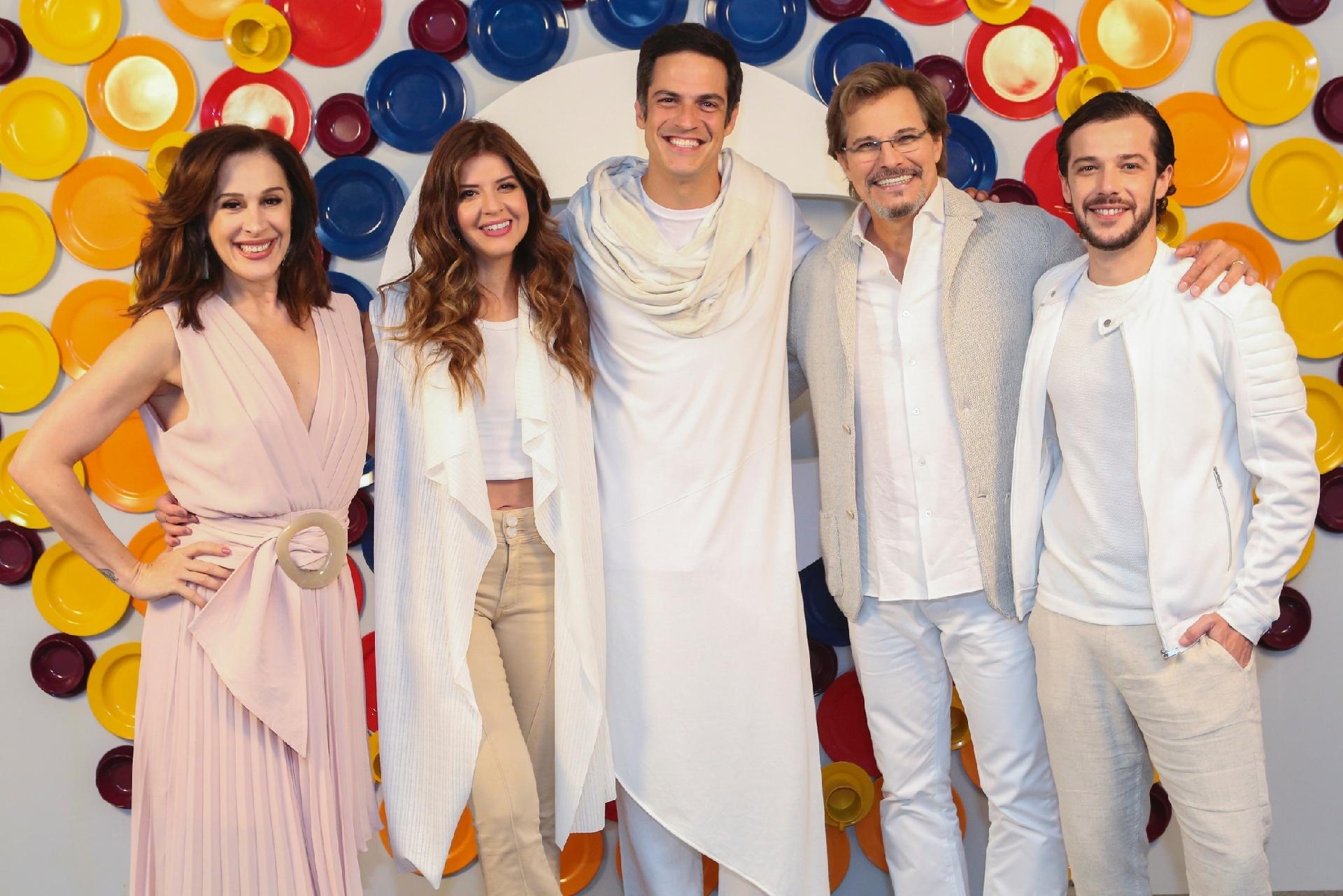 Claudia Raia, Mariana Santos, Mateus Solano, Edson Celulari e Jayme Matarazzo gravam vinheta de fim de ano da Globo - Globo/Reginaldo Teixeira