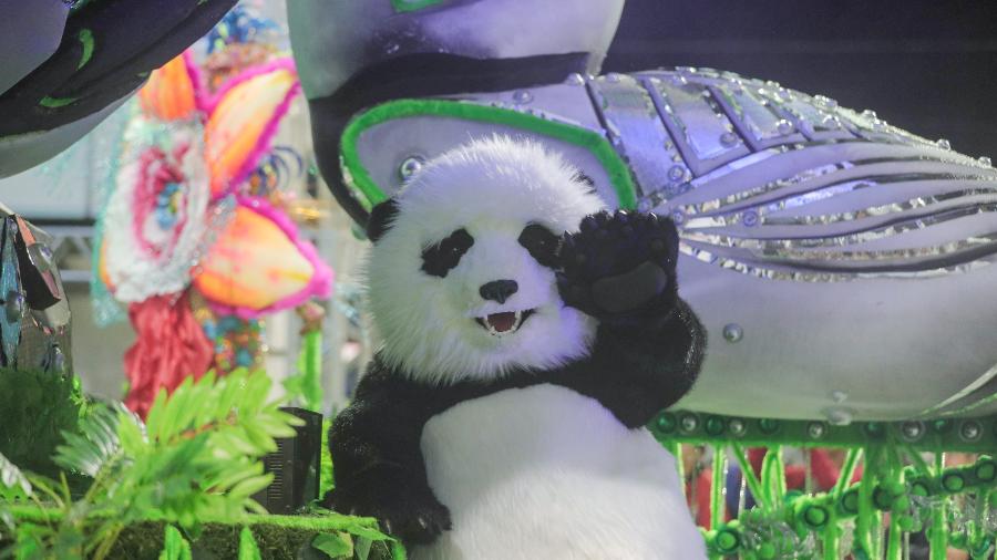 Pandas foram destaque em um dos carros da Unidos de Vila Maria - Ricardo Matsukawa/UOL