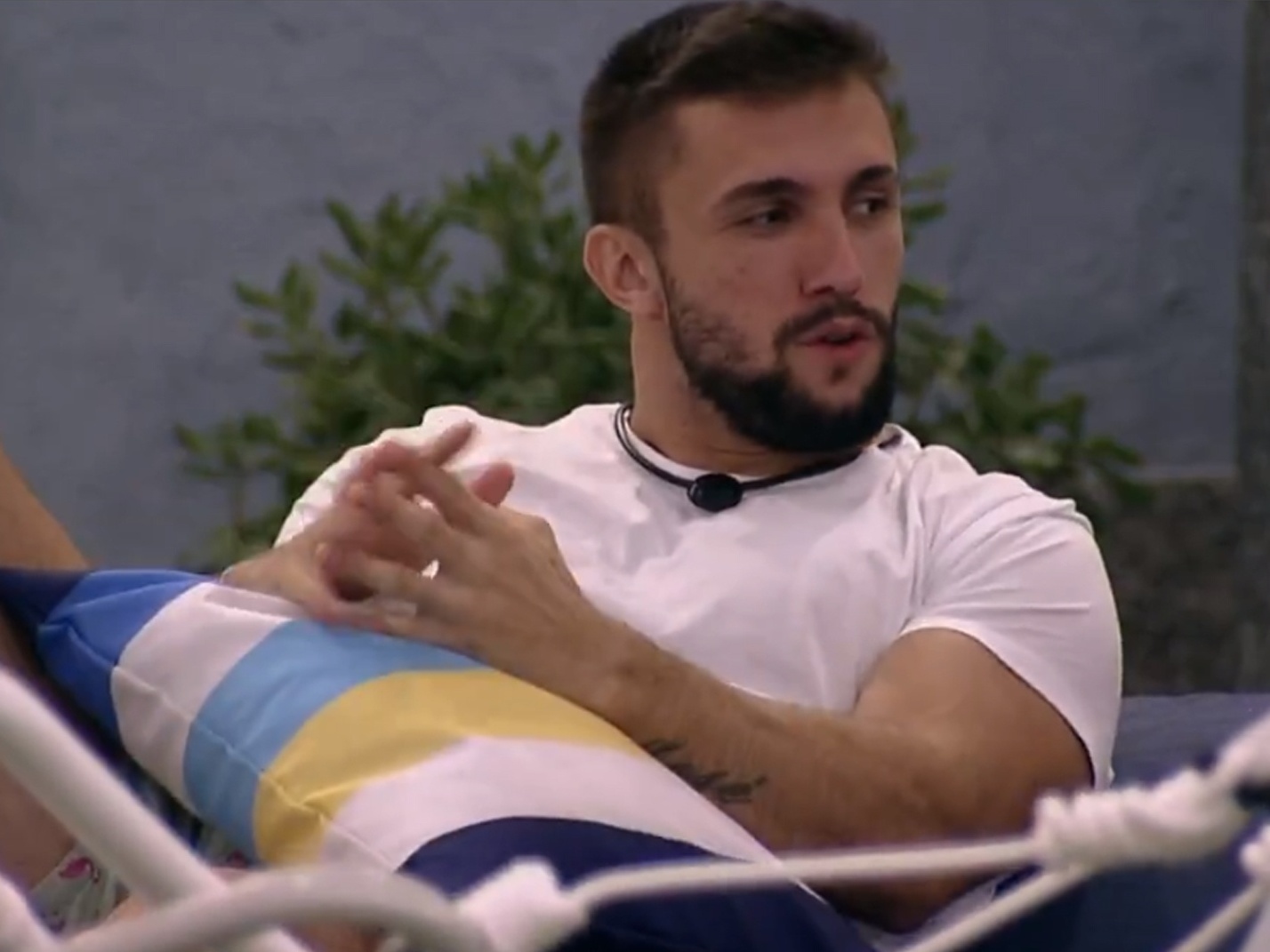 Sobe: Arthur revela planejamento: 'Dar o primeiro beijo do 'BBB''