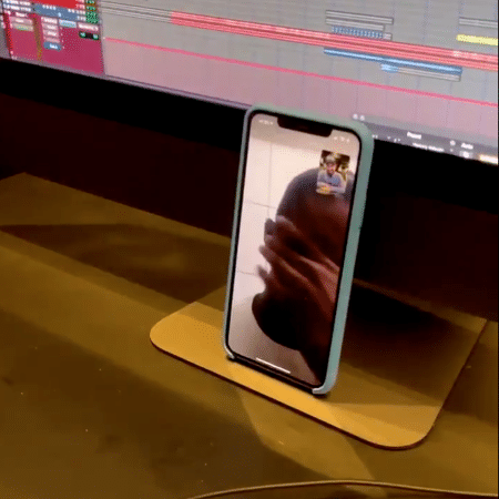 BBB 21: Lucas chora ao saber de apoio de gravadora  - Reprodução/Twitter - Reprodução/Twitter