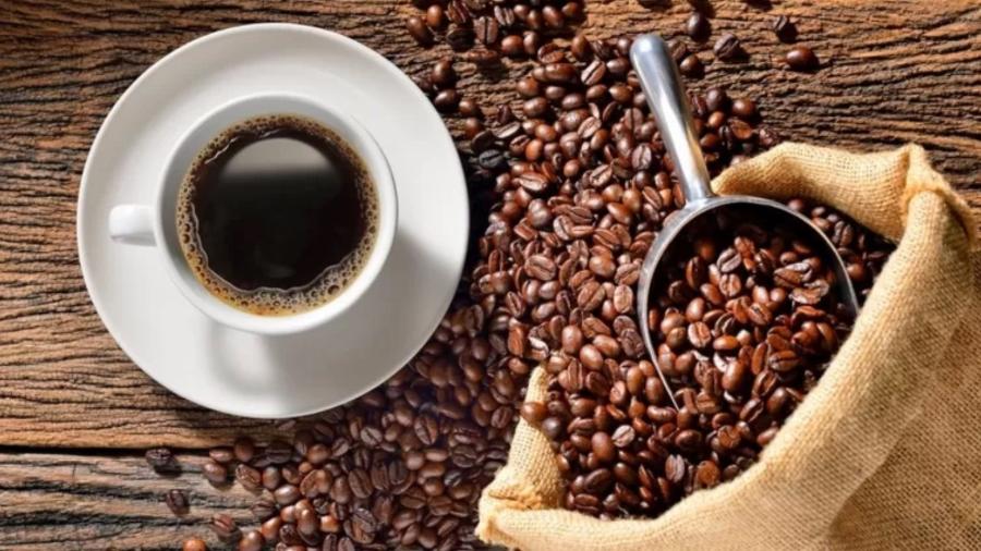Estima-se que dois bilhões de xícaras de café sejam consumidas em todo o mundo diariamente - Getty Images