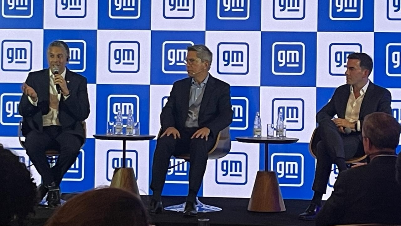 Da esquerda para a direita: Shilpan Ami, presidente internacional da General Motors; Santiago Chamorro, presidente da GM América do Sul, e Fábio Ruas, vice-presidente da montadora