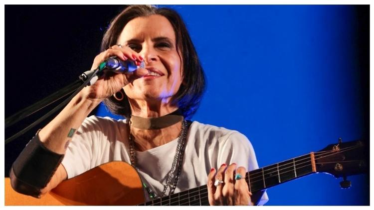 Marina Lima no palco do João Rock neste sábado (8)