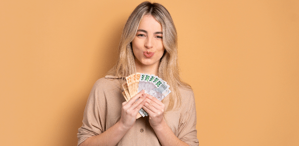 Dividendos de janeiro: ELET6, CXSE3, ISAE4 e mais 42 pagam acionistas