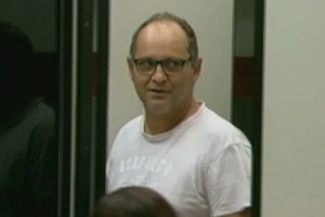 Oswaldo Marine se apresentava como produtor artístico do SBT para chegar às vítimas - Reprodução/Record - Reprodução/Record