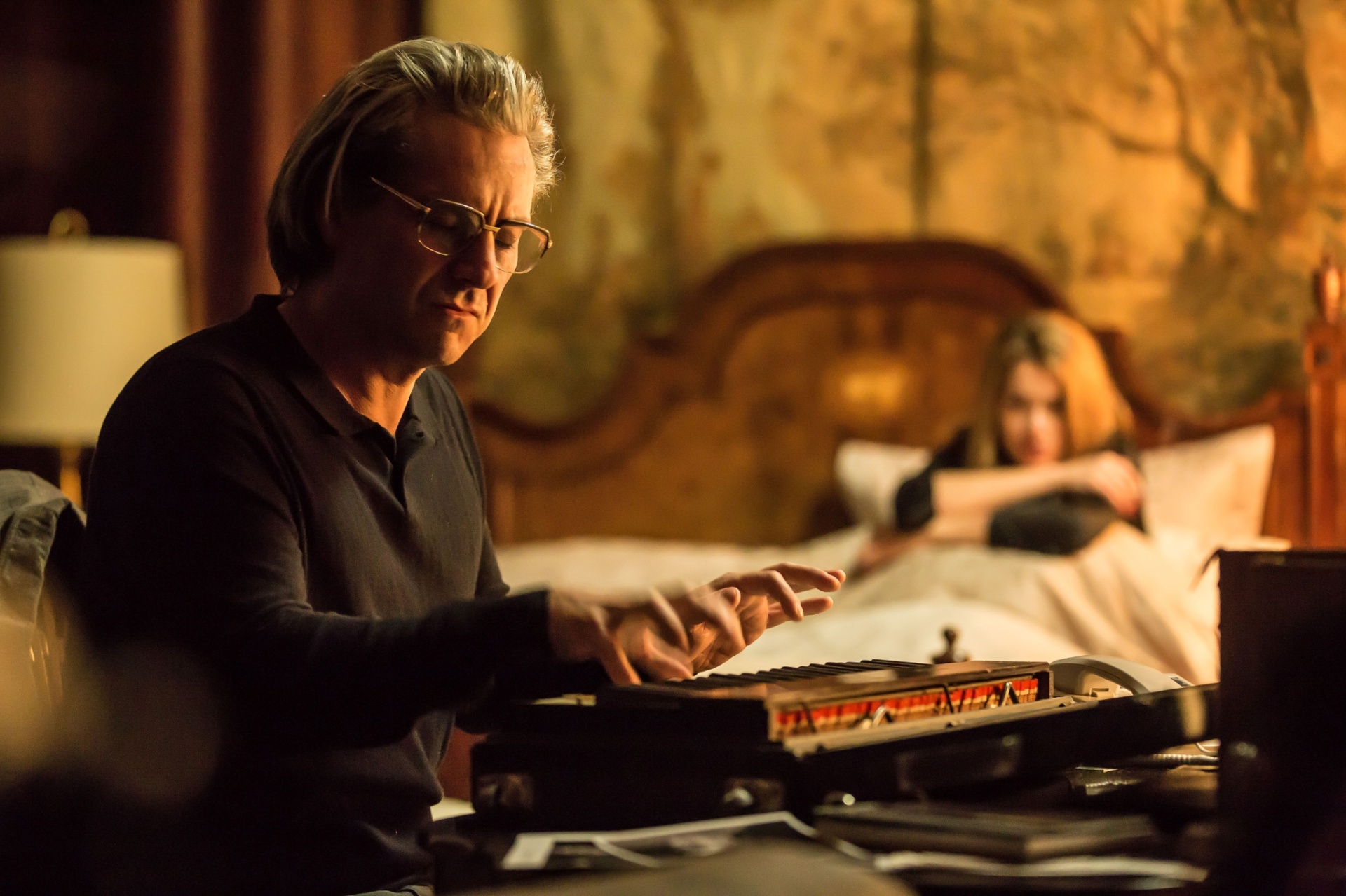 Alexandre Nero aparece de cabelos brancos caracterizado como João Carlos Martins no filme "João" (2017) - Fernando Mucci/Divulgação