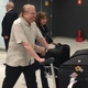 Silvio Santos é flagrado no aeroporto de Orlando (EUA) voltando para o Brasil - Reprodução/Instagram/dudaharoldo