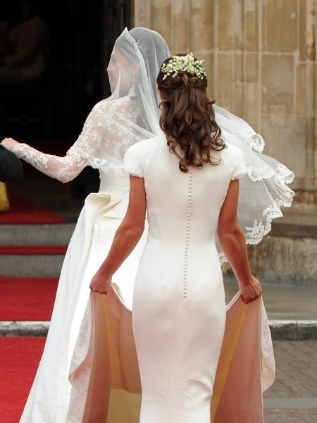 Kate Middleton chega em seu casamento com a irmã, Pippa - AFP PHOTO/OLI SCARFF - AFP PHOTO/OLI SCARFF