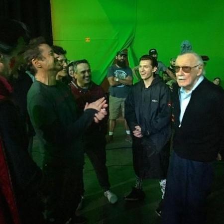 Stan Lee visita set de "Vingadores: Guerra Infinita" - Reprodução