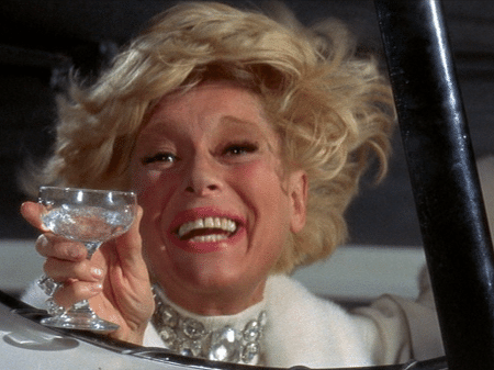 Carol Channing em cena de "Positivamente Millie" (1967) - Reprodução