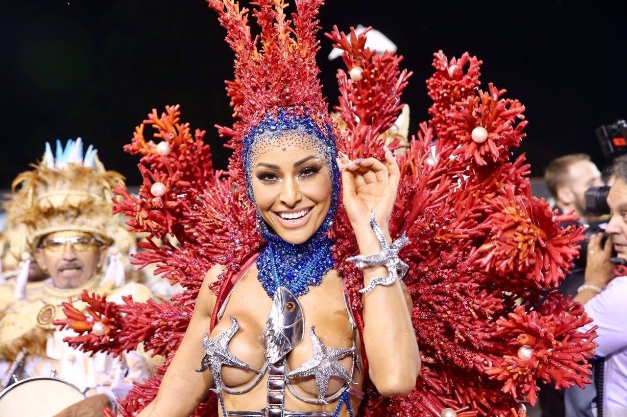 Sabrina Sato desfilou pela Gaviões da Fiel com fantasia inspirada na vida marinha - Agência Brazil News