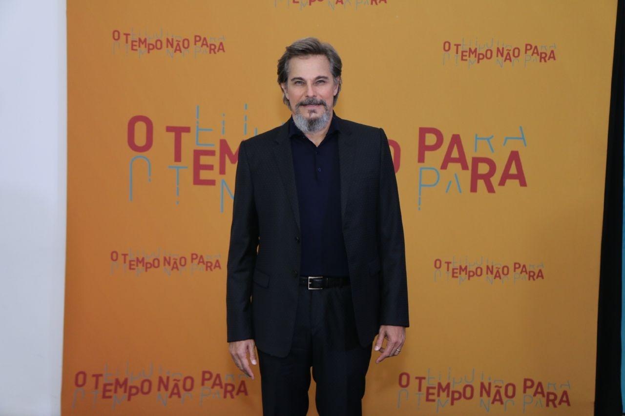 Elenco se reúne durante festa de lançamento de "O Tempo Não Para" - Imagem/AgNews