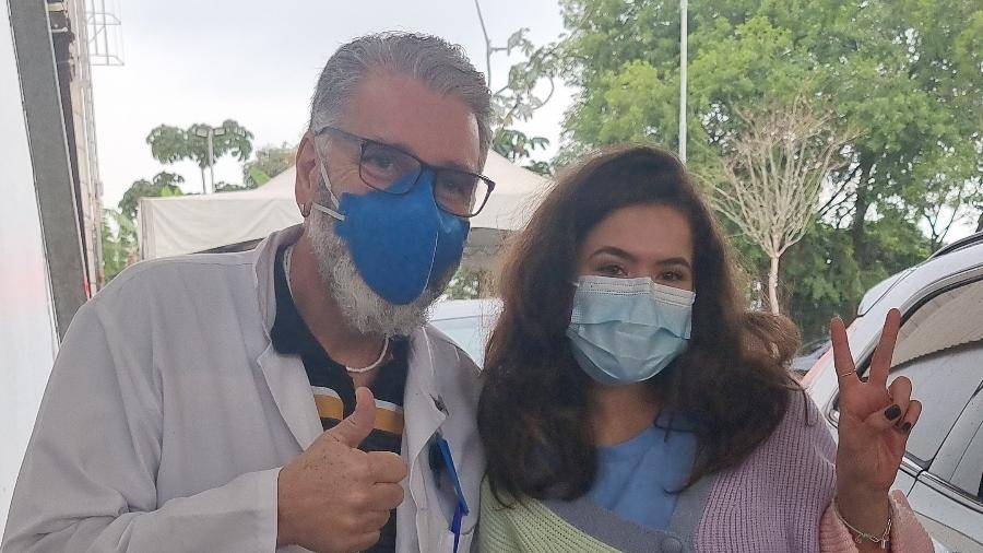 Maisa Silva recebe primeira dose da vacina contra a covid-19 em São Paulo - Twitter/Reprodução