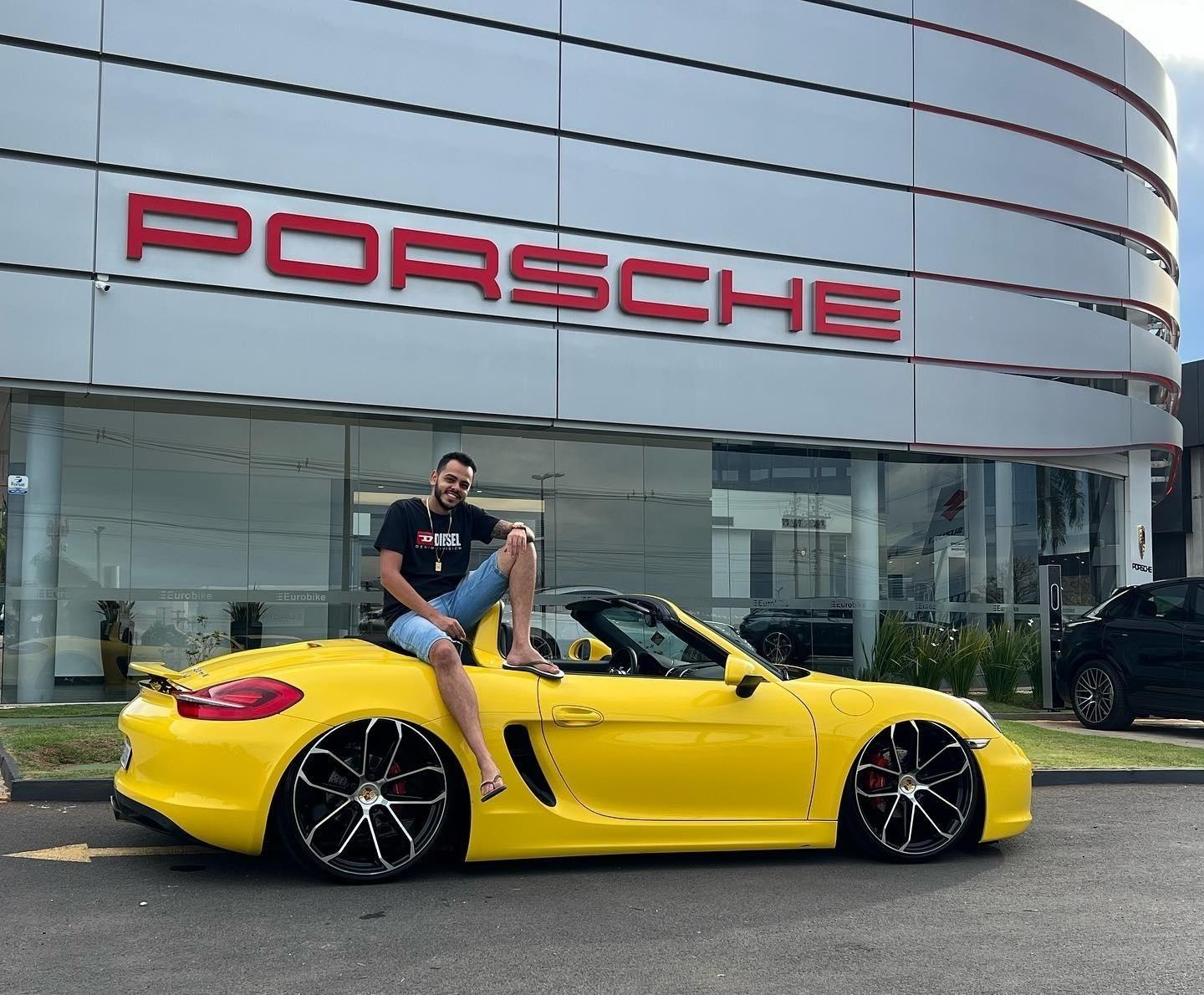 Youtuber Klebim e sua frota de carros de luxo - Reprodução/Instagram