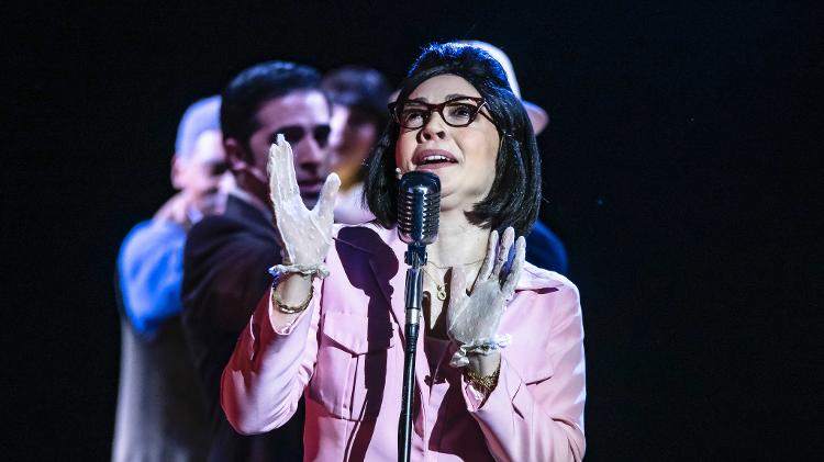 Laila Garin em cena de "Elis, A Musical"