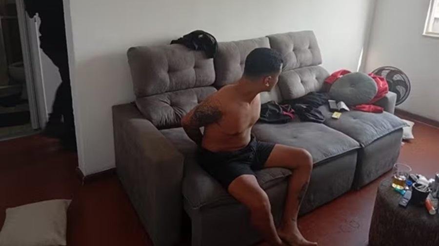 Leandrinho foi preso em casa após denúncia da companheira Leandrinho foi preso em casa após denúncia da companheira