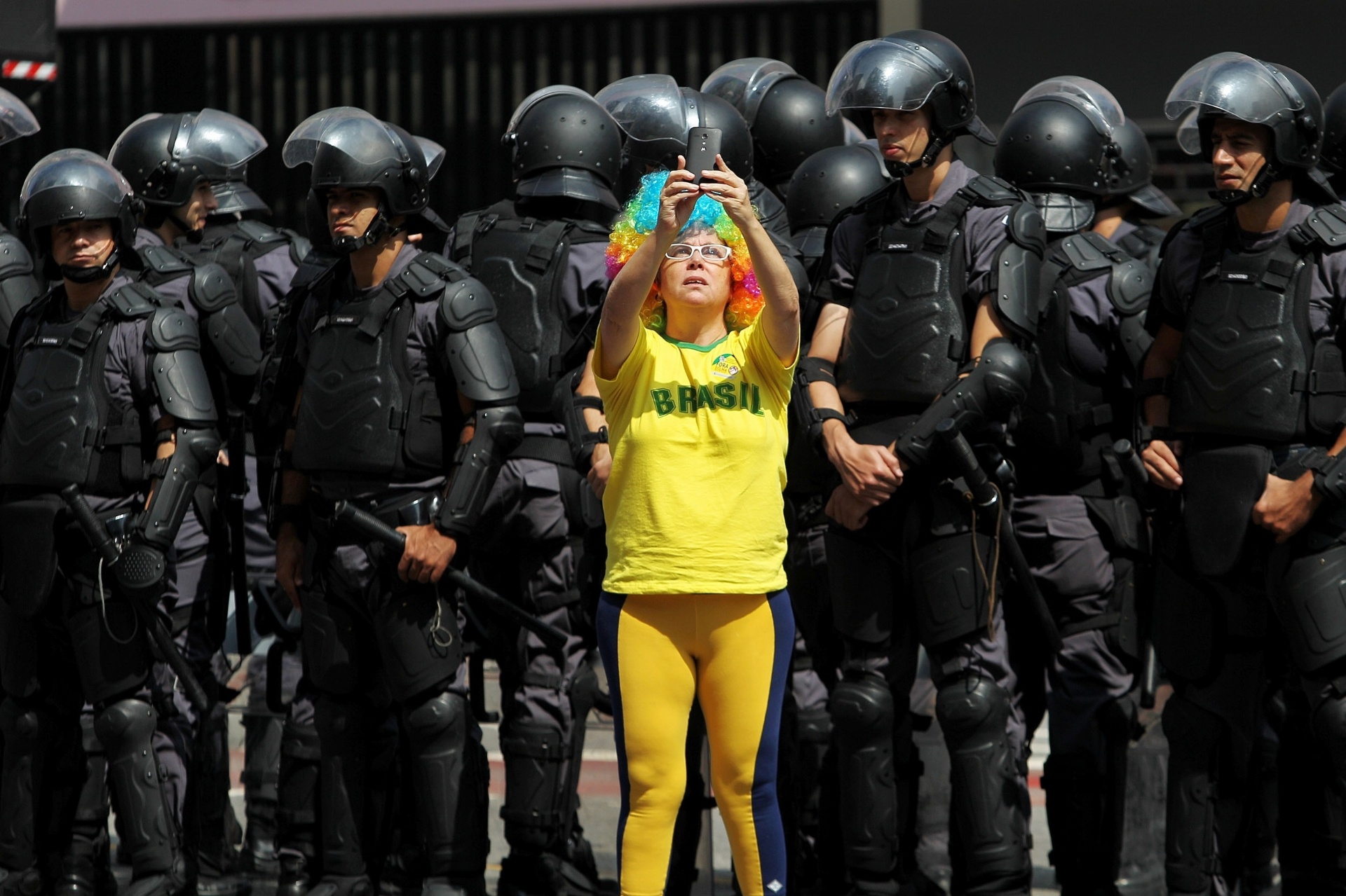De 19 de janeiro a 21 de fevereiro, a exposição FotoRetrospectiva 2015 traz 80 fotos que relembram acontecimentos de 2015 como protestos, crise hídrica,  desastre ambiental de Mariana (MG), jogos Pan-Americanos, despedia da modelo Gisele Bündchen das passarelas, entre outros. A mostra será realizada no Shopping Ibirapuera, com visitação gratuita. Onde: Av. Ibirapuera, 3.103, Moema, São Paulo - Rafael Arbex