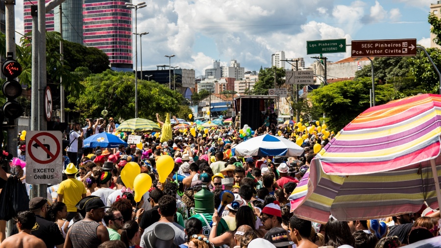 O Largo da Batata no Carnaval de 2016, durante o bloco BregsNice, comandado por humoristas do programa "Hermes e Renato" - J. Duran Machfee/Estadão Conteúdo
