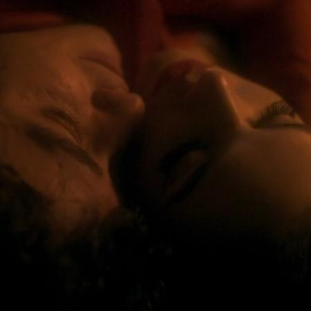 Davi (Jesuíta Barbosa) atira em Beatriz (Bruna Marquezine) em "Nada Será Como Antes" - Reprodução - Reprodução