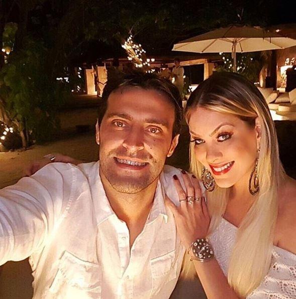 31.dez.2016 - Renata Fan e Atila Abreu comemoram a virada do ano em Seychelles - Reprodução/Instagram